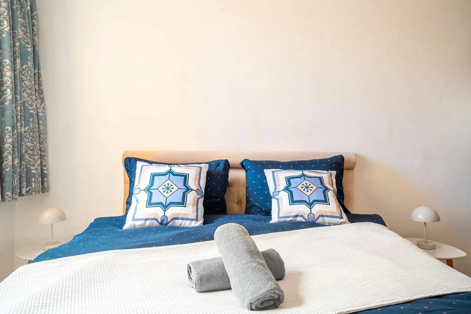 Sea Front 3 Bedroom Apartment With Ps5 Sliema 0*,
