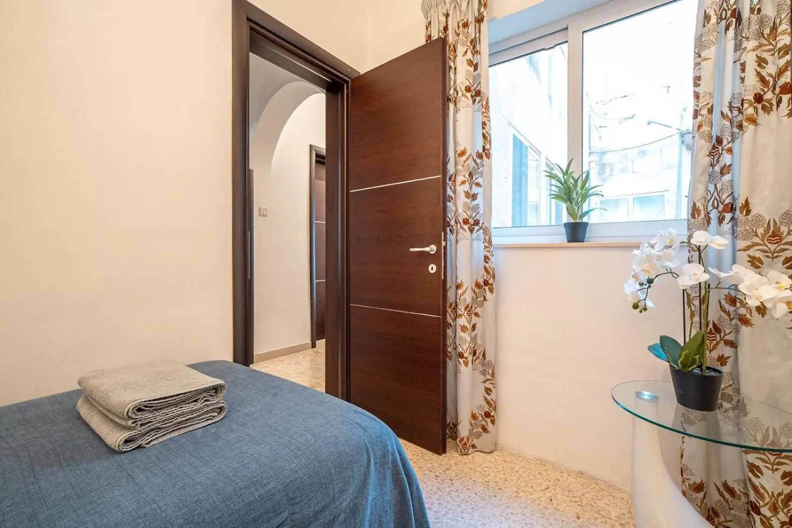 Sea Front 3 Bedroom Apartment With Ps5 Sliema