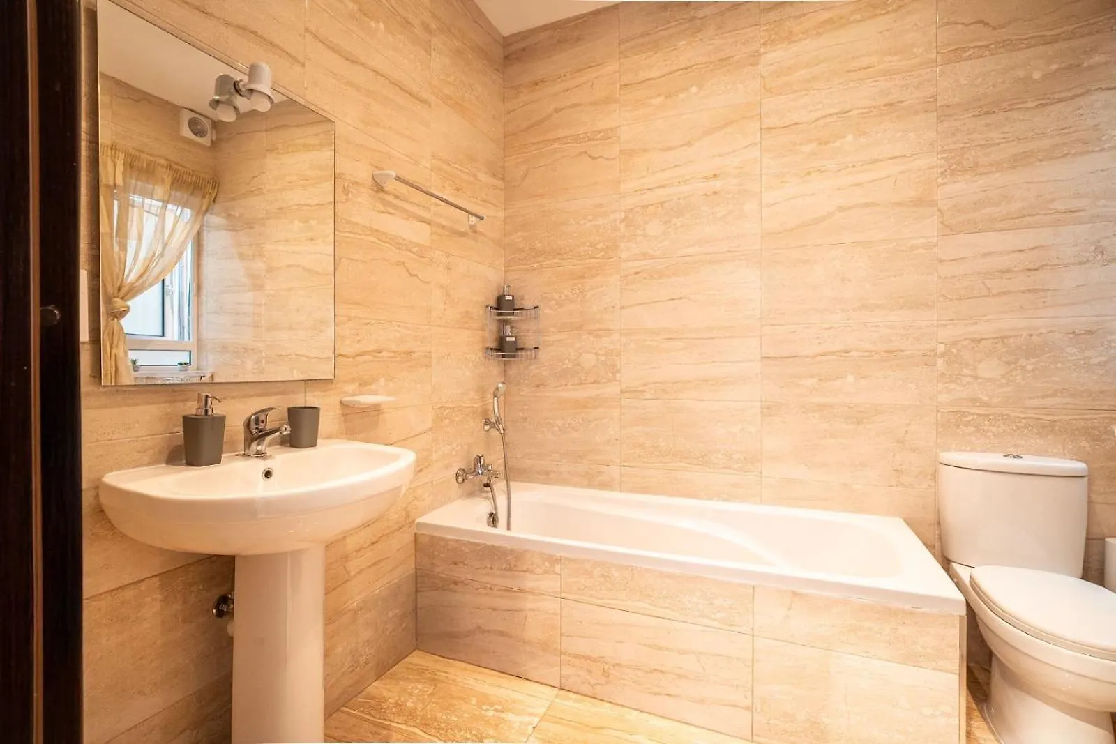 Sea Front 3 Bedroom Apartment With Ps5 Sliema 0*,  Malta