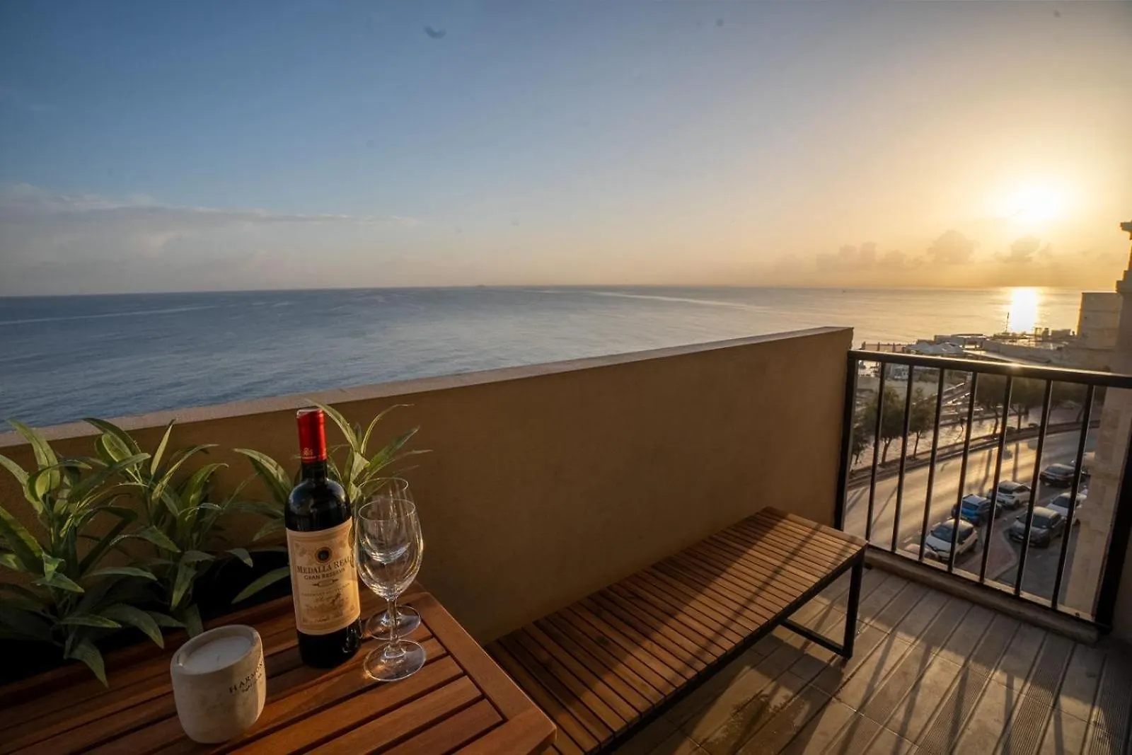 Sea Front 3 Bedroom Apartment With Ps5 location